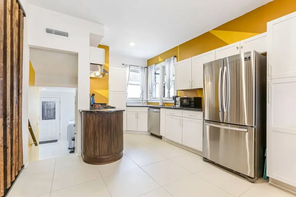 Luxury 4BR House Located 15 min to FQ and Downtown