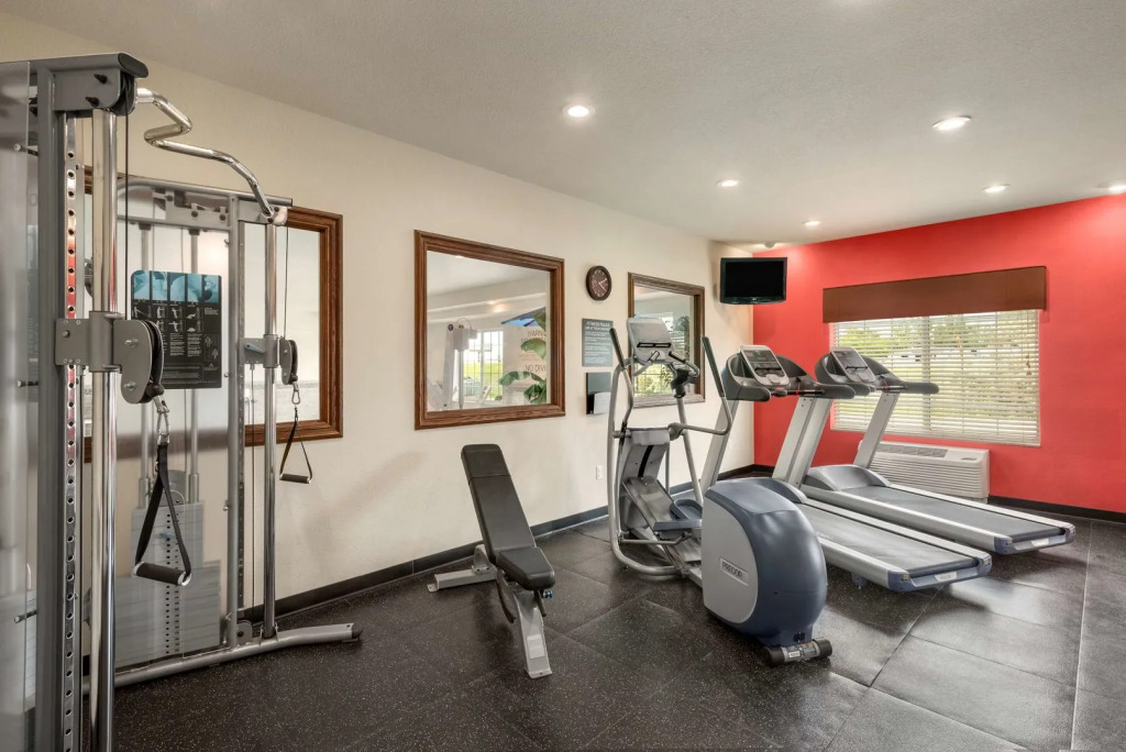 Country Inn & Suites by Radisson, Minot, ND