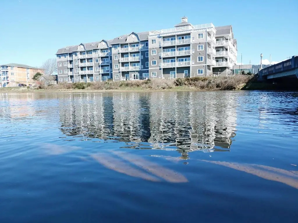 Rivertide Suites
