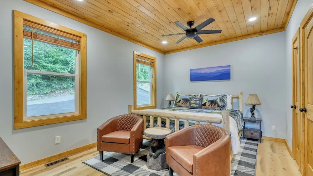Sleeps 16 2 Cabins w/ Game Room, Hot Tub & Views Perfect & Perfect Too