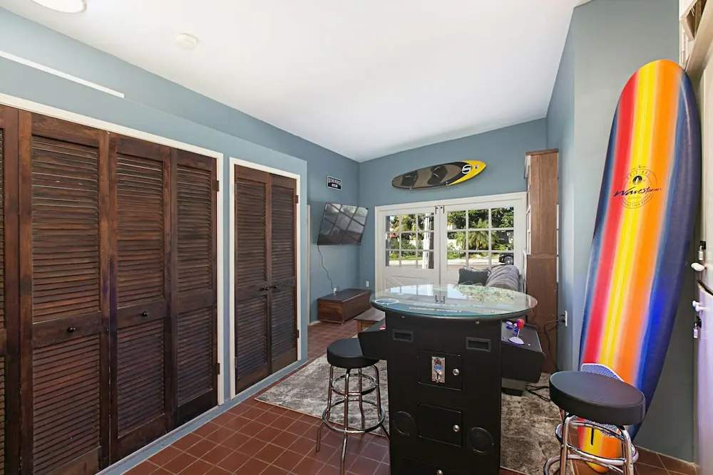 Ocean-view Ge Getaway With Huge Fenced Yard 5 Bedroom Home