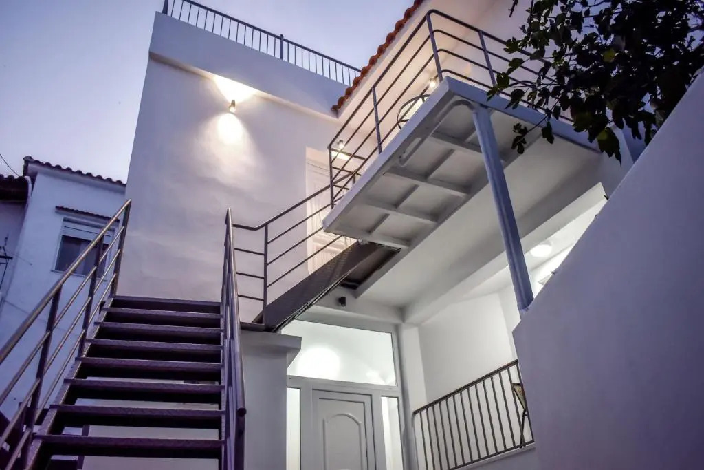 La Maison Plakes 3 BDR Apt
