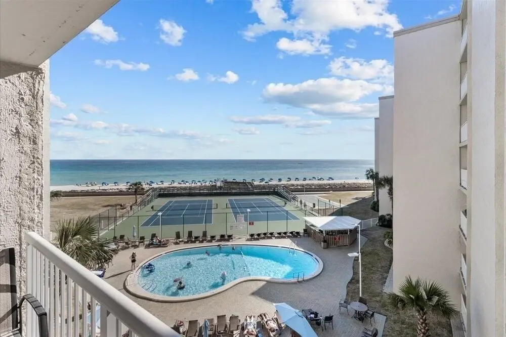 Holiday Surf And Racquet Club 413 1 Bedroom Condo by Redawning