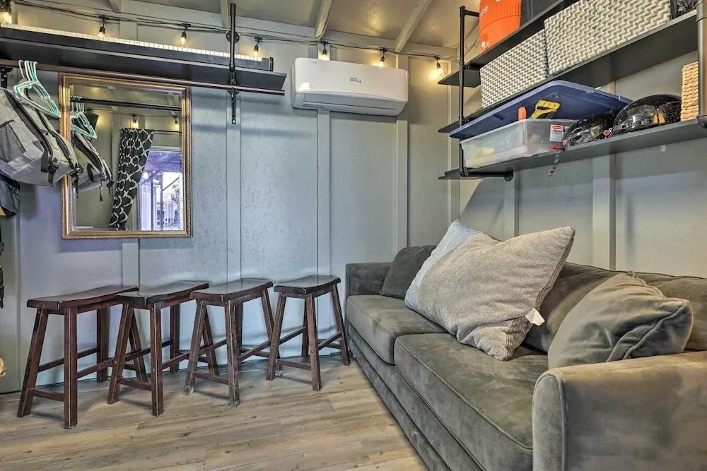 < 1 Mi to Lake Havasu: Pet-friendly Home