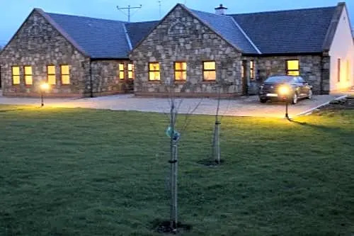 Riverbend Lodge B & B