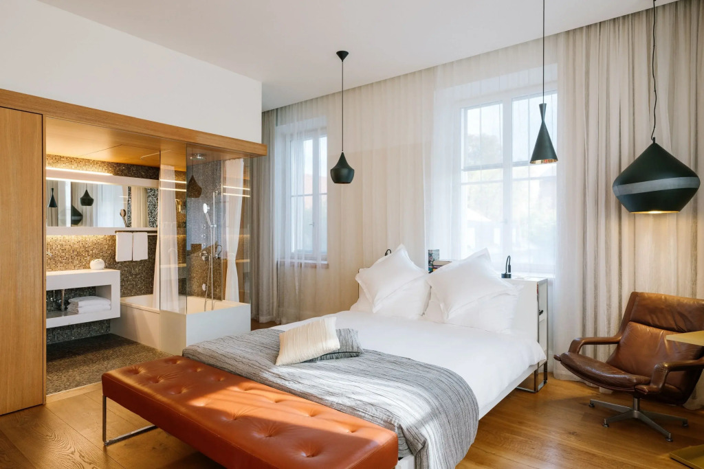 B2 Boutique Hotel + Spa