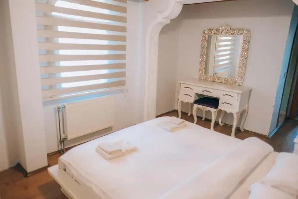 Sahra Kutuk Evleri