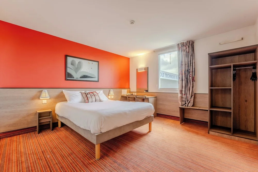 Express Hotel
