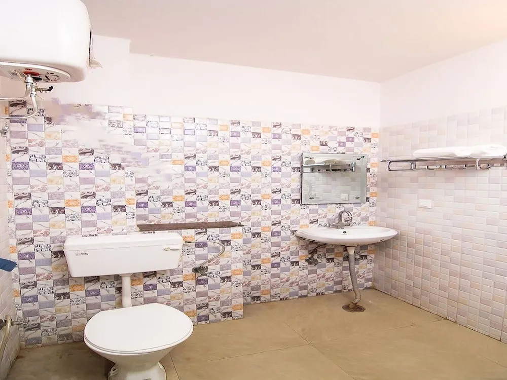 OYO 14932 Hotel Paradise