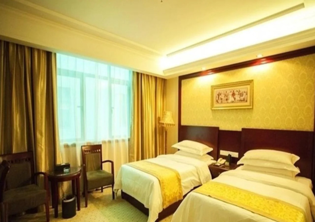 Vienna Hotel Yueyang Huarong Avenue