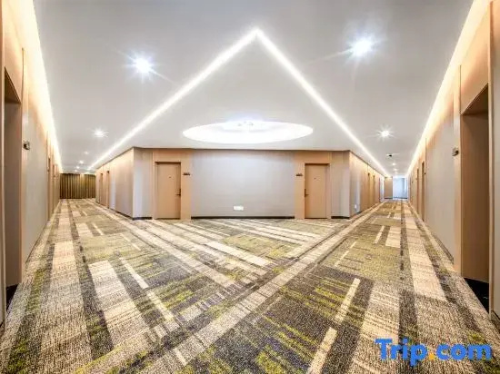 “GreenTree Inn Zhumadian High-Speed Rail Station People's Hospital Branch