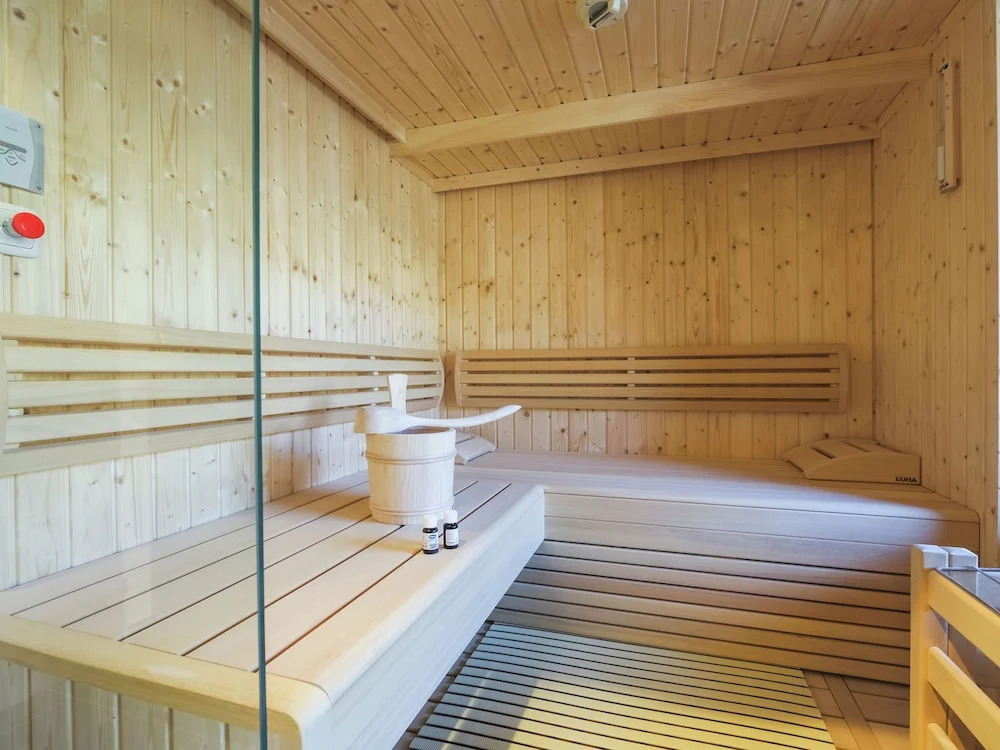 Lush Apartment in Kaprun with Sauna, Hot Tub & Views