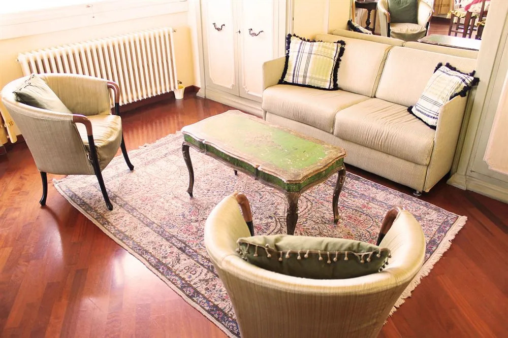 Costa San Giorgio Apartment by Mamo Florence