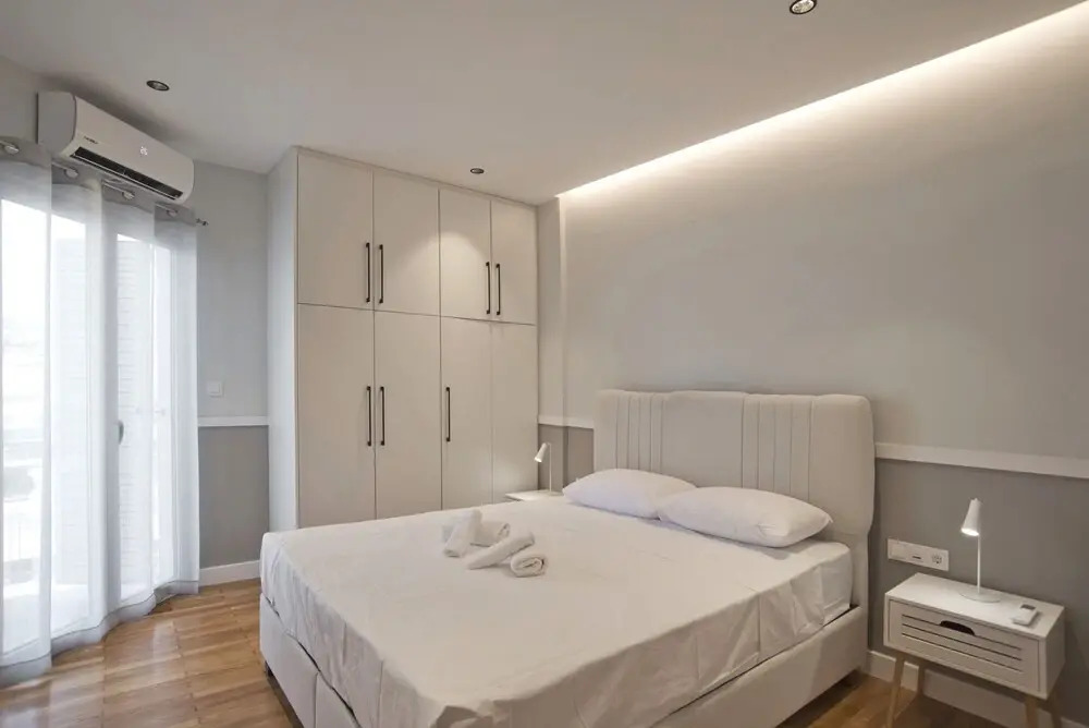 Urban Allure in Athina