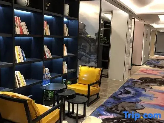 Pinmo Hotel (Zhengzhou Longzihu Subway Station Store)