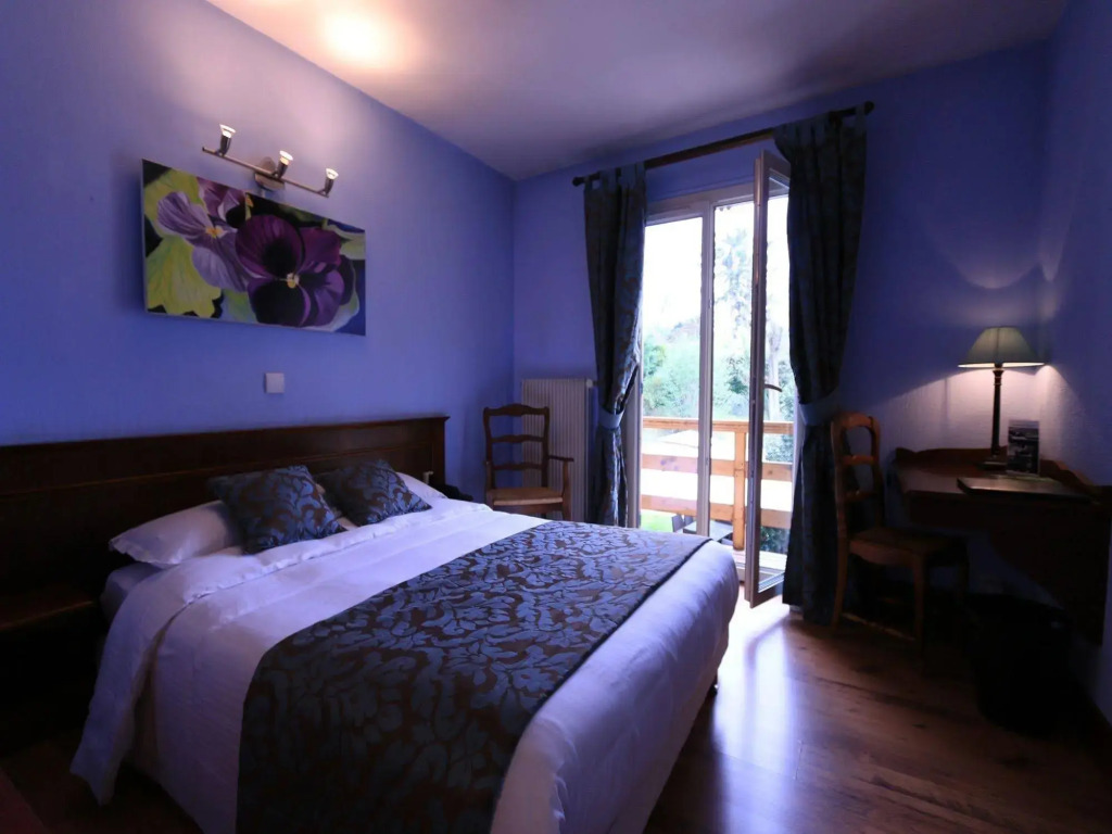 Logis Hotel Le Petit Casset