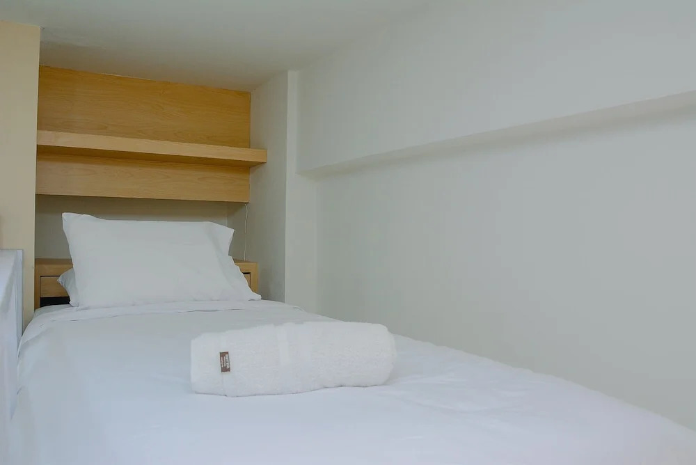Comfort and Stylish Studio at Dave Apartment By Travelio