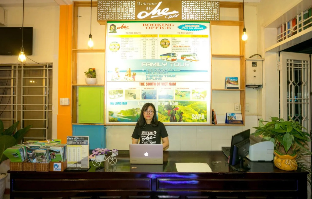 MrChe Backpackers