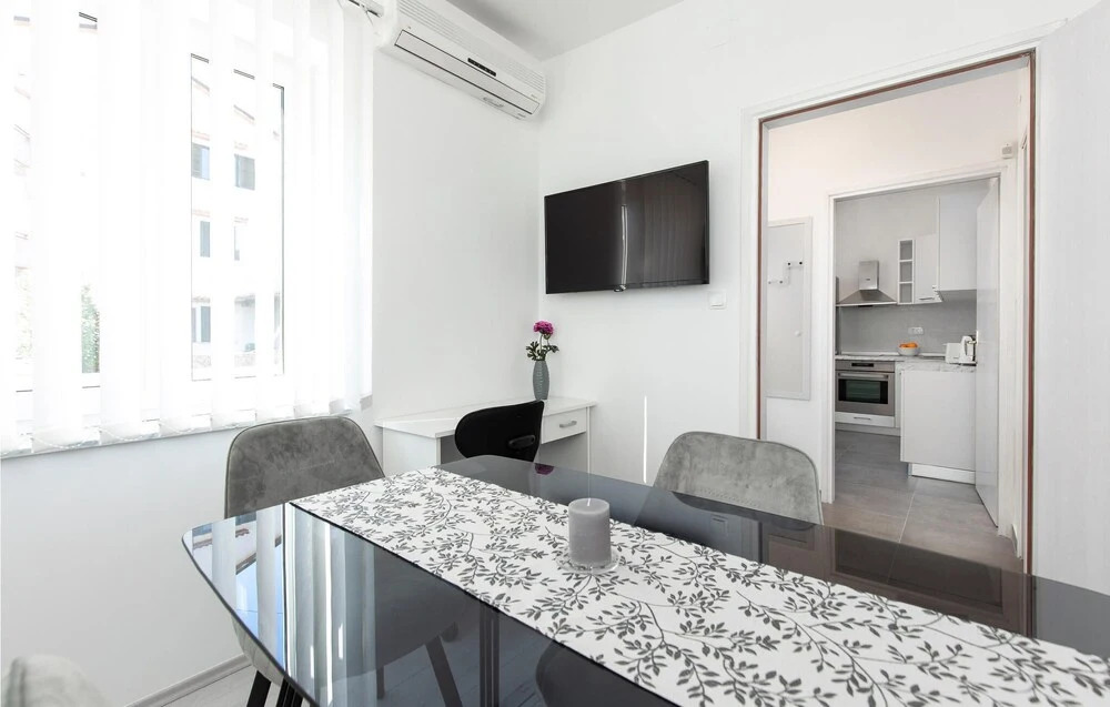 Nice Apartment in Rijeka With Wifi and 1 Bedrooms