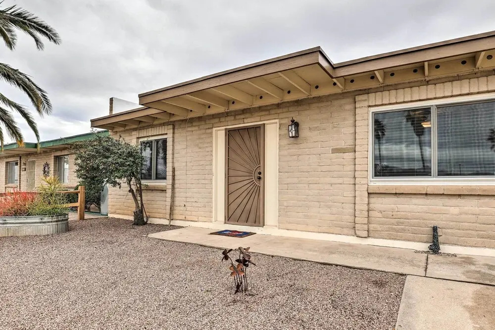 Sunny Tucson Abode w/ Fire Pit 9 Mi to U of A