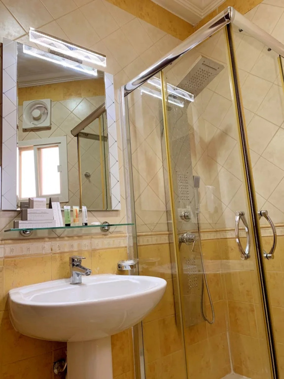 Emerald Suites