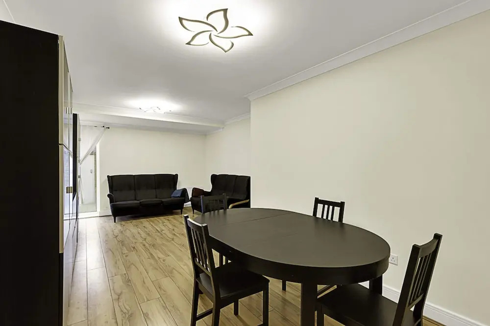 Charming Centrally Located Wimbledon Flat
