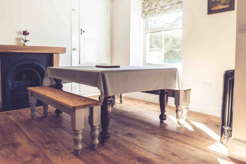 3-Bed Cottage-Plymouth-Dog friendly-Sleeps7