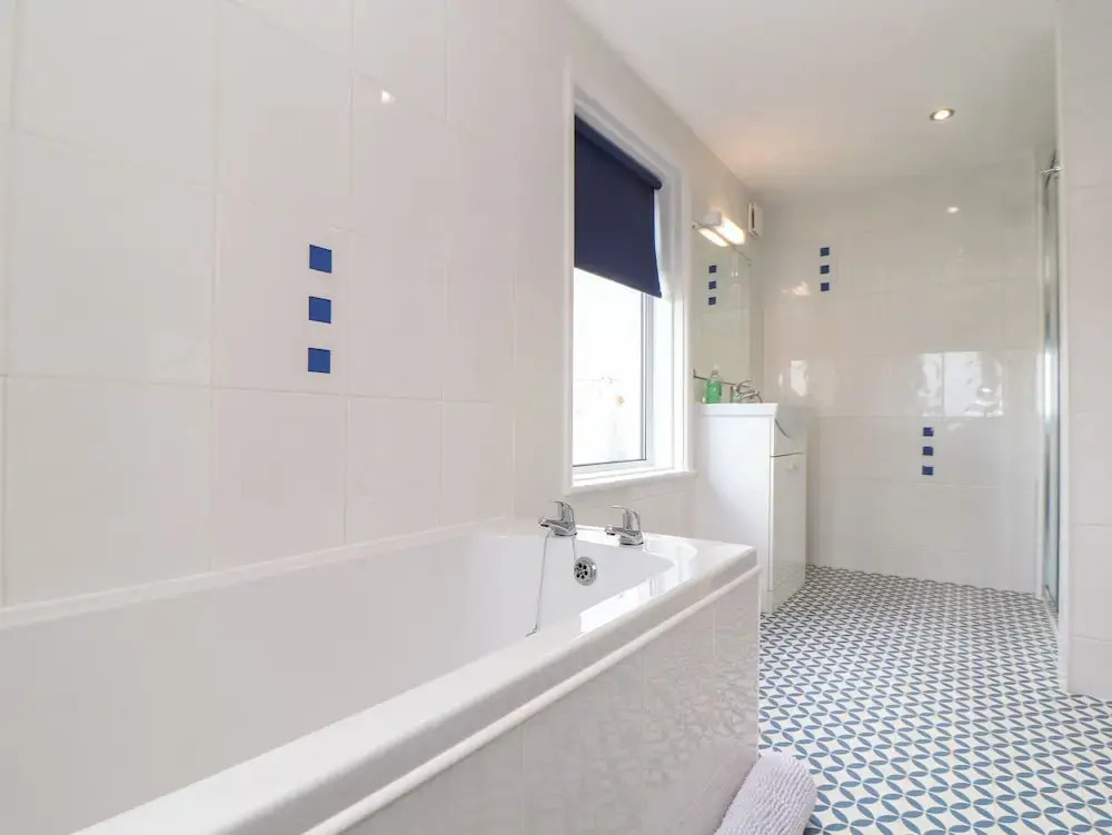 Flat 2 Niles Place