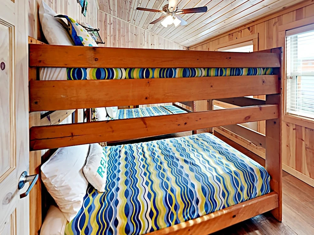 Salt Pines Cottage on 9th Street 3 Bedrooms 2 Bathrooms Home