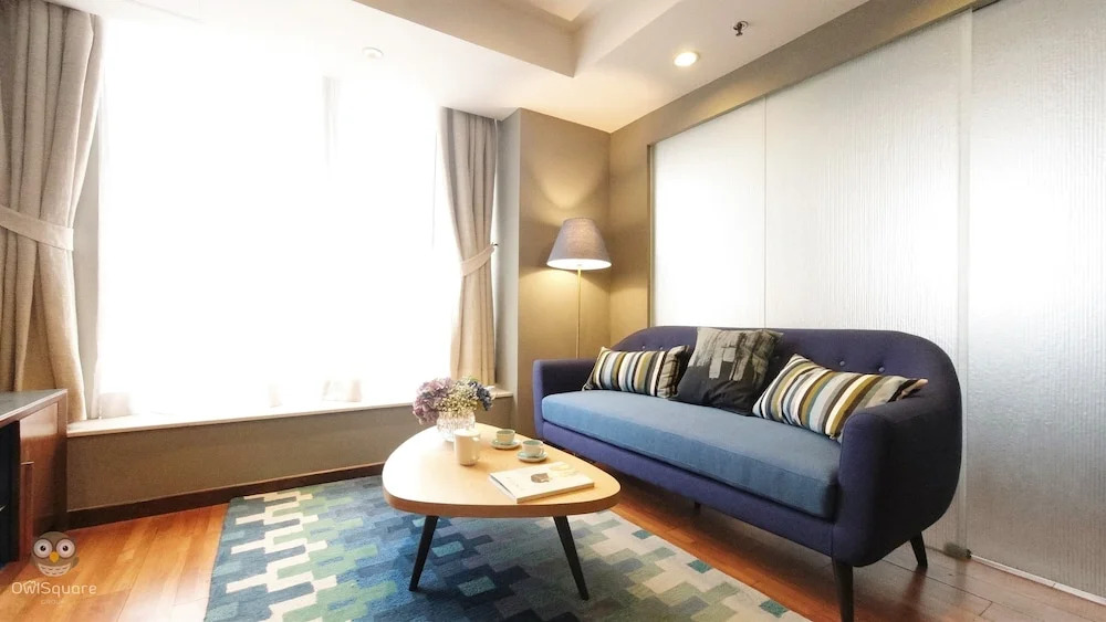 Owl Square Residence