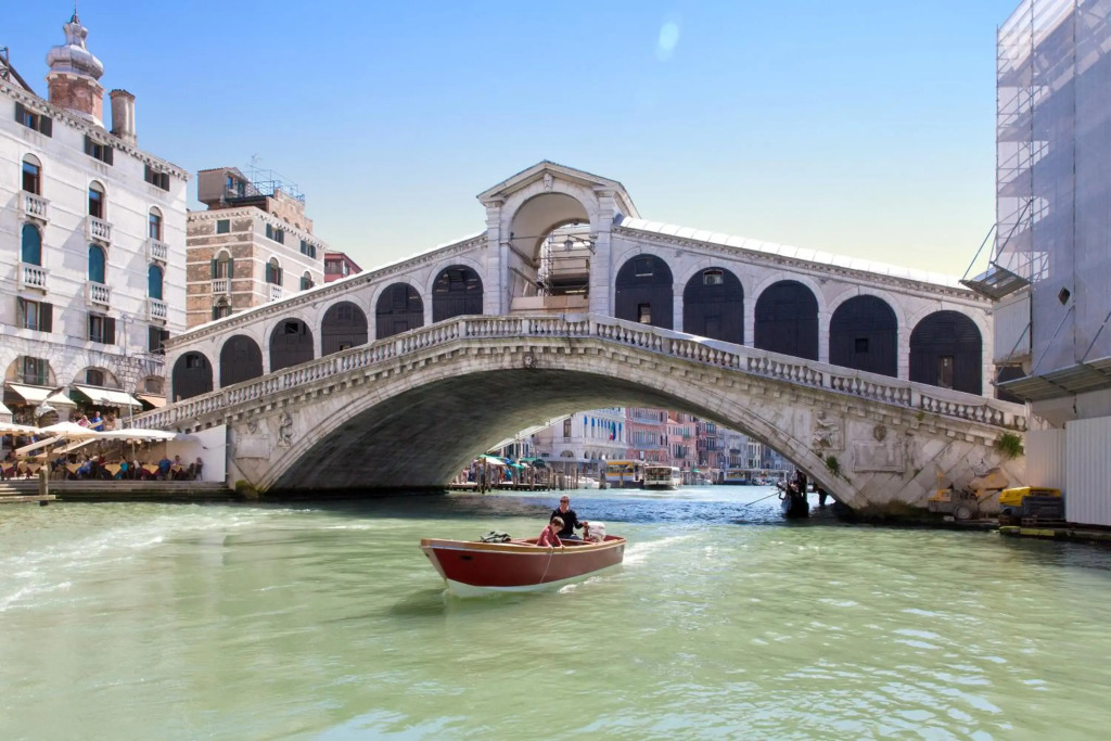 at 1 minute from San Marco square