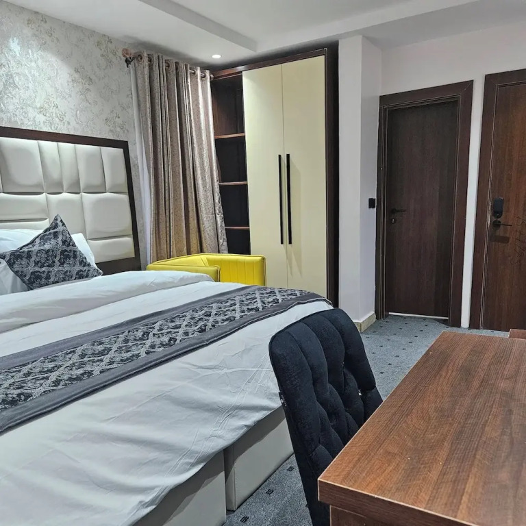 Anibex Luxe