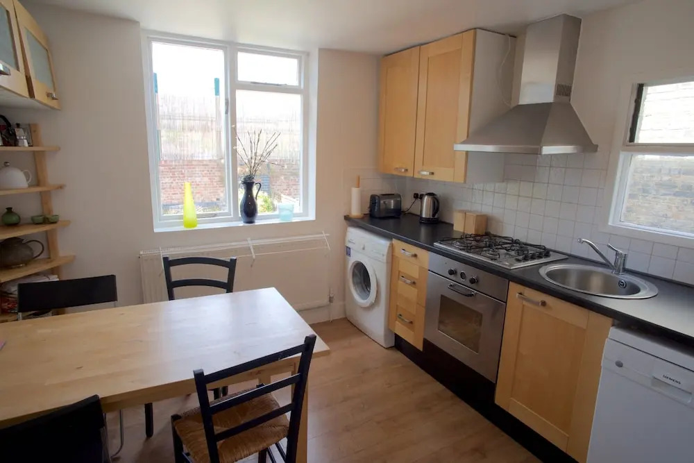 Victorian Flat In Homerton