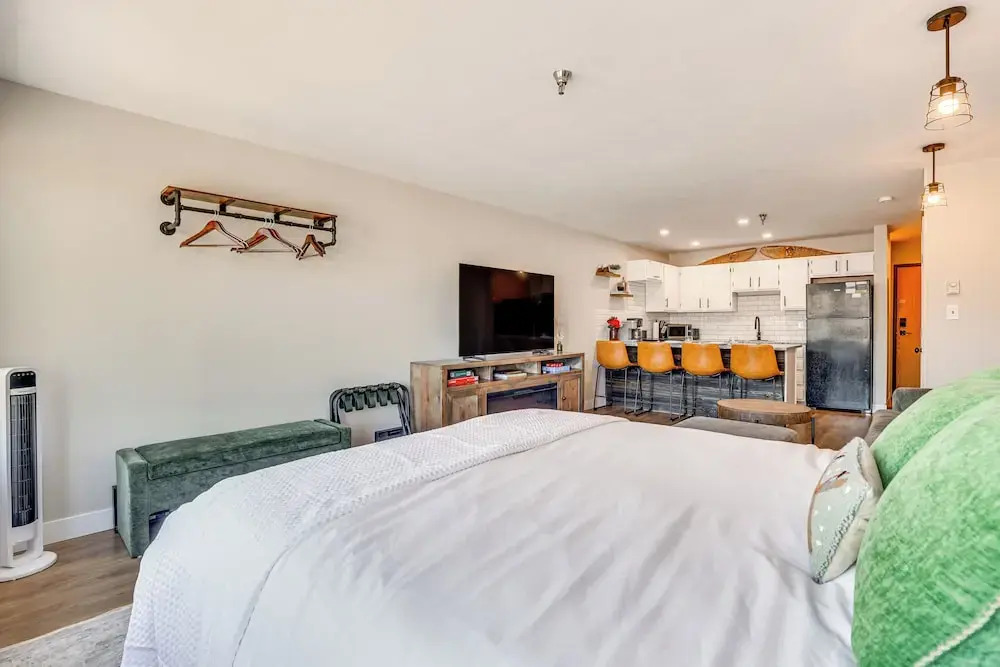 Walk to Dtwn: Winter Park Studio w/ Hot Tub Access