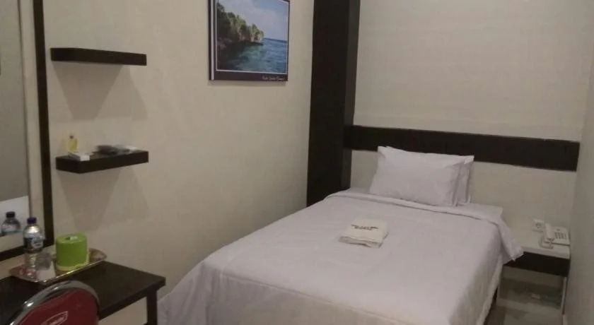 Galaxy Inn Hotel Baubau