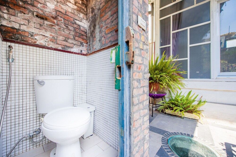 Tainan Weshare Hotel