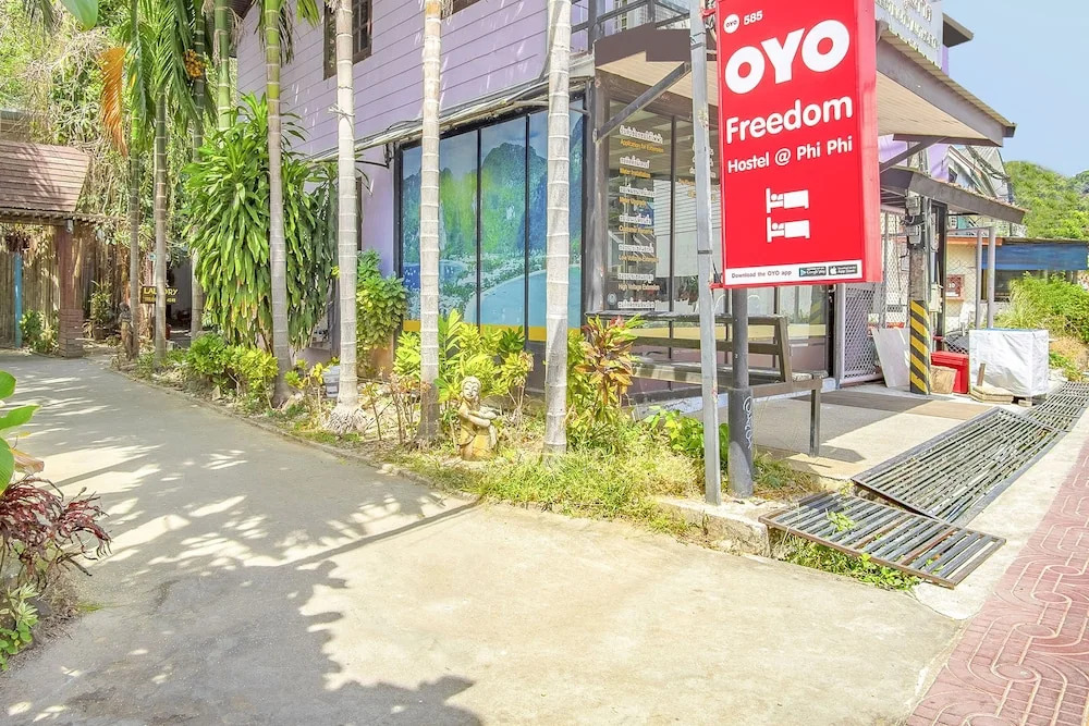 OYO 585 Freedom Hostel @ Phi Phi
