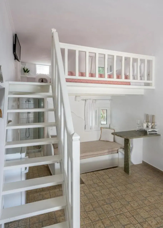 Floras Rooms