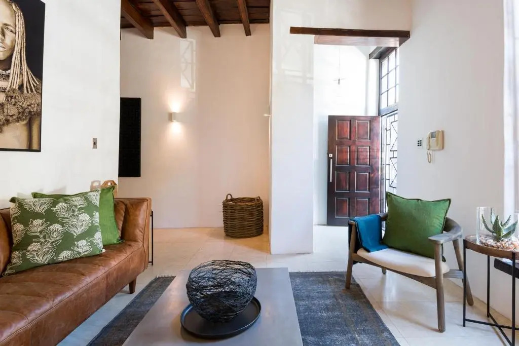 Central CAPE TOWN, Stylish home, with PRIVATE COURTYARD