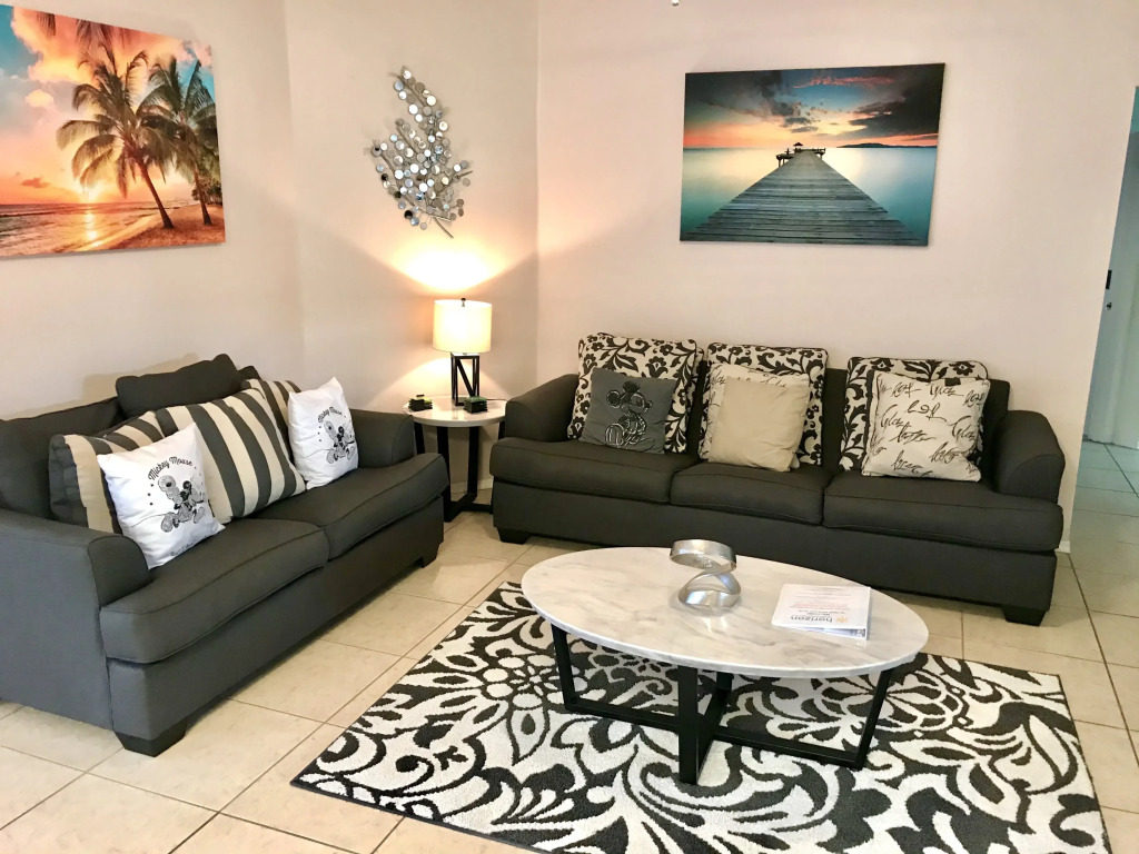 E132JA - 4 beds pool home on a golf course, Davenport, US