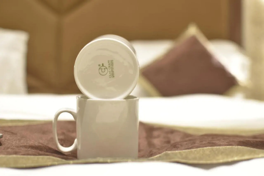 Grand Him Queen AC Room