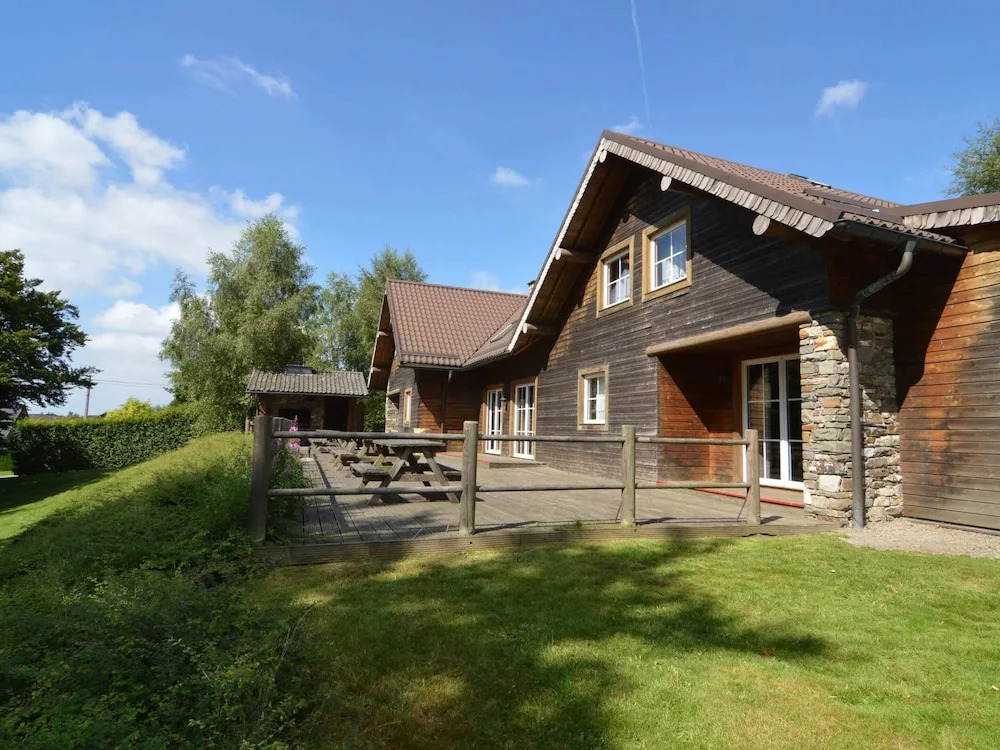 Spacious Chalet in Ovifat