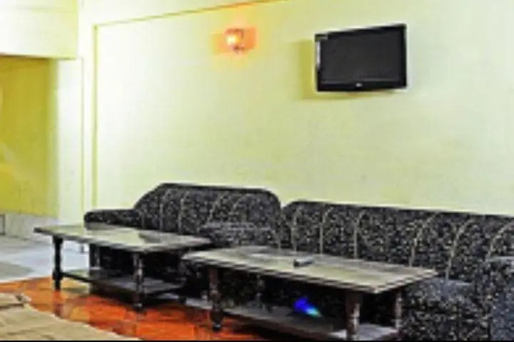 Hotel Viren International
