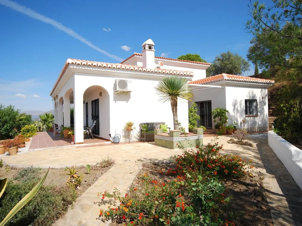 Impressive Villa With Private Swimming Pool in Arenas Spain