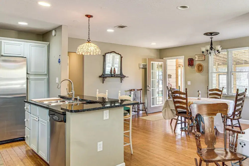 7 Mi to Pensacola Beach: Home w Pet friendly Yard