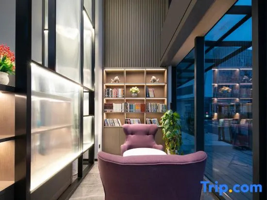 Wassim Hotel (Wuhan Tianhe Airport Aviation Headquarters Subway Station)