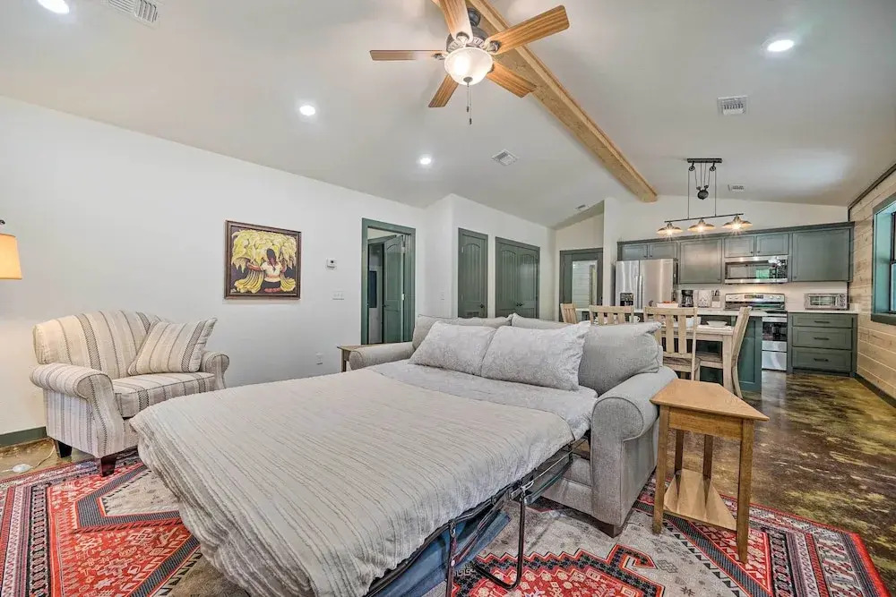 Quiet & Peaceful Hochatown Cabin w/ Hot Tub!