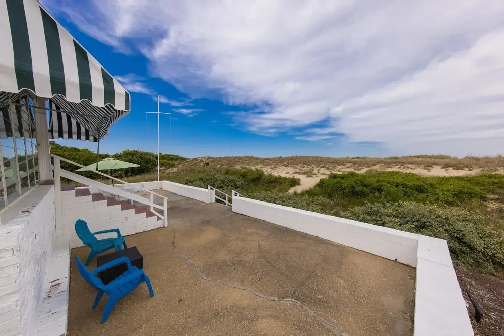 Harshaw Beach House 6 Bedroom Home by Redawning