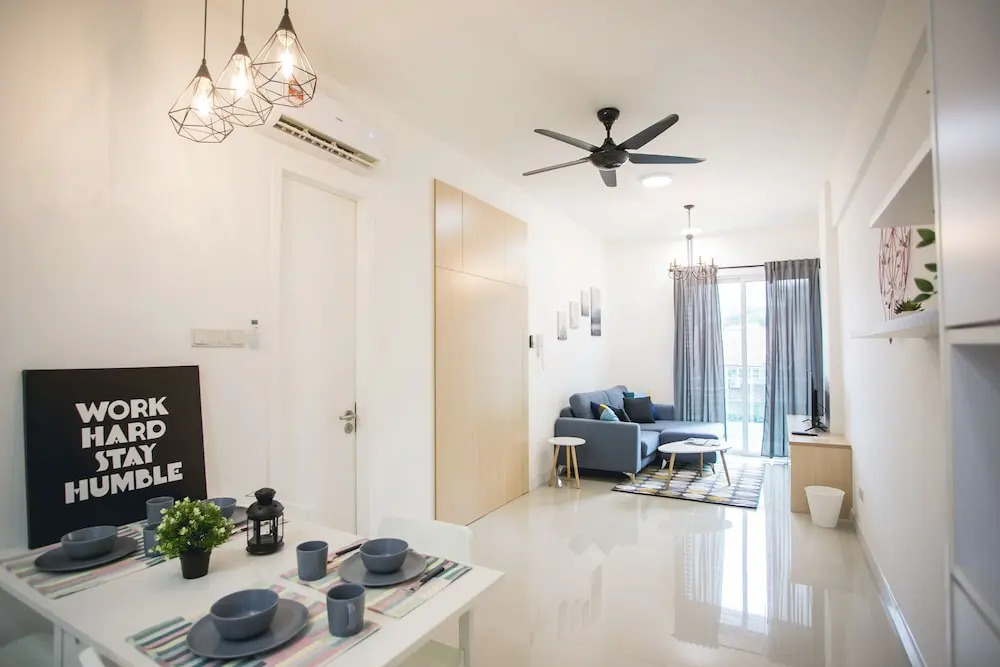 Suria North Kiara 52Hz Homestay