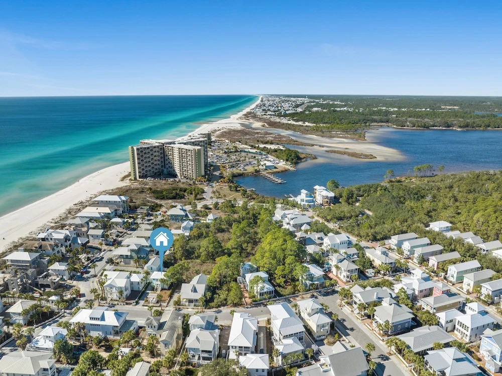 Quaint 2BR/25BA Cottage Nestled Between 30A & Panama City Beach! Sleeps 6